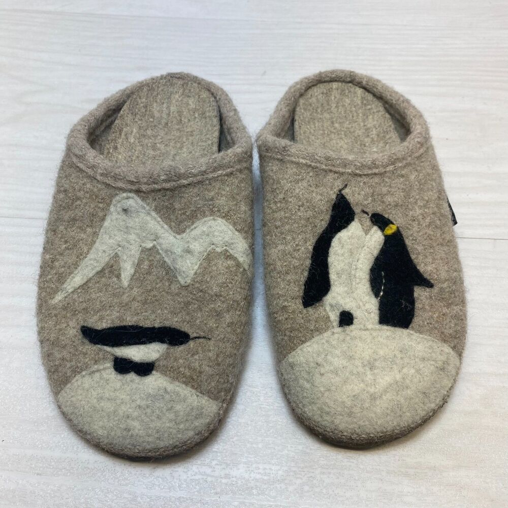 Giesswein Dannheim Wool Slippers Women's Size 6 Beige Penguins Unique Slip‎ On